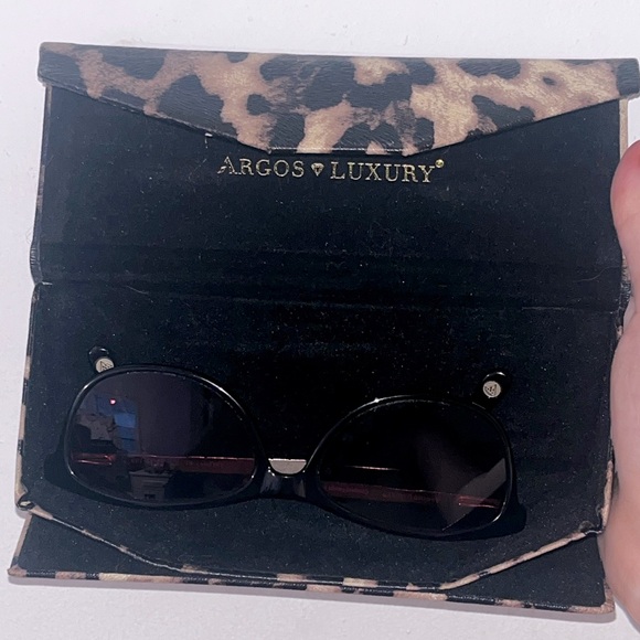 Argos Luxury Sunglasses with Case - Picture 1 of 3